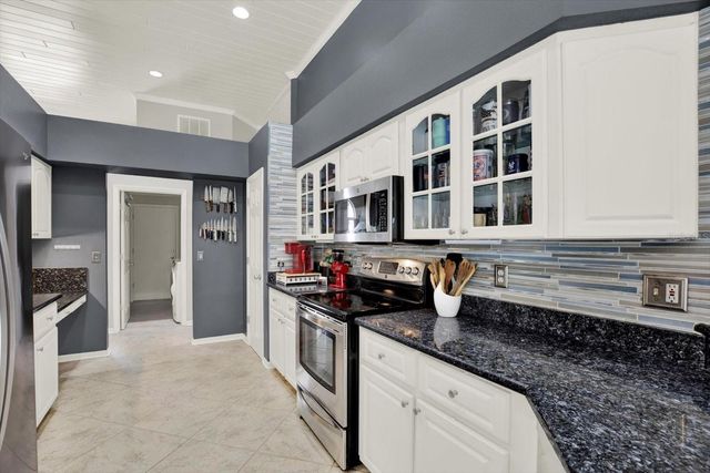 9042 BRELAND DRIVE, Tampa, FL 33626