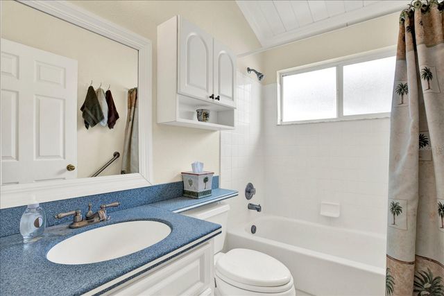 9042 BRELAND DRIVE, Tampa, FL 33626