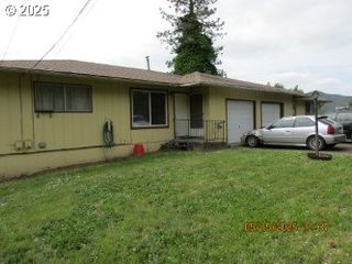 646 W SIXTH Ave, Sutherlin, OR 97479