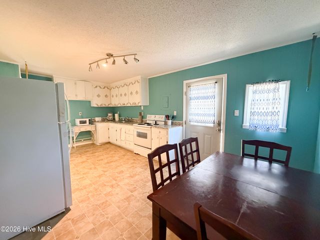 6703 13th Avenue, N Topsail Beach, NC 28460