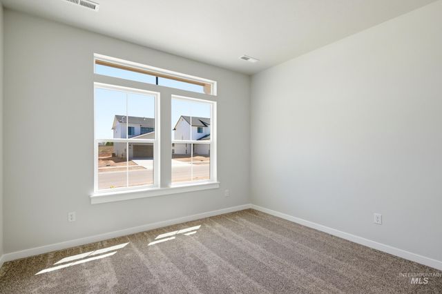 7301 W Newtown Dr, Eagle, ID 83616