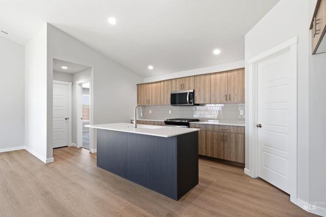 7301 W Newtown Dr, Eagle, ID 83616