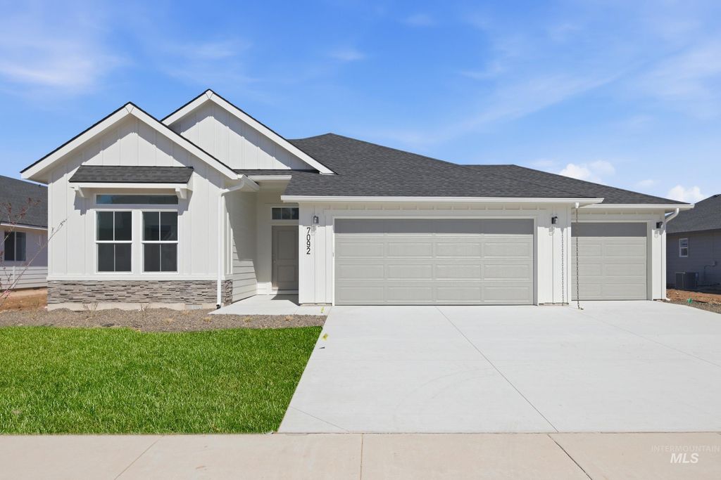 7301 W Newtown Dr, Eagle, ID 83616