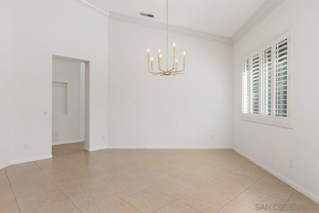 672 Inverlochy Dr, Fallbrook, CA 92028