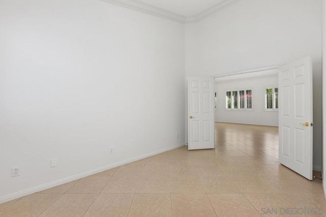 672 Inverlochy Dr, Fallbrook, CA 92028