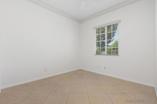 672 Inverlochy Dr, Fallbrook, CA 92028