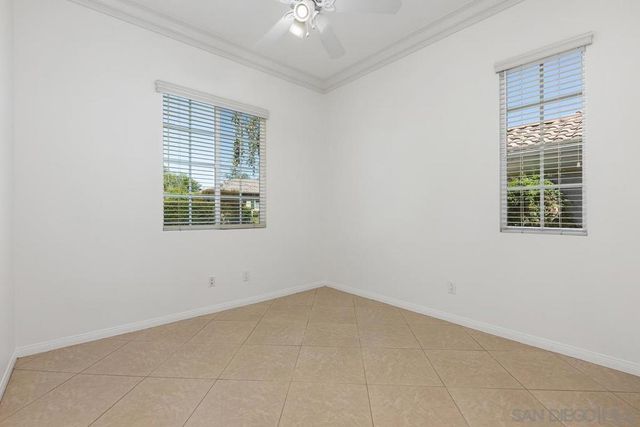 672 Inverlochy Dr, Fallbrook, CA 92028