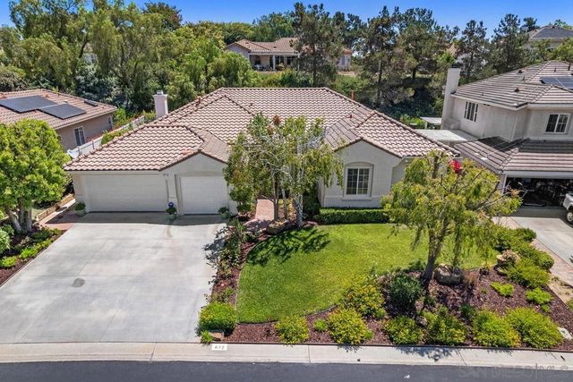 672 Inverlochy Dr, Fallbrook, CA 92028