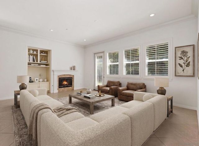 672 Inverlochy Dr, Fallbrook, CA 92028
