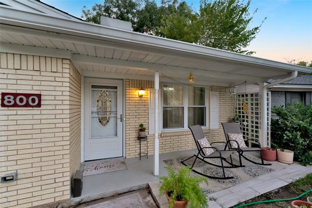 800 Patricia Street, Irving, TX 75060