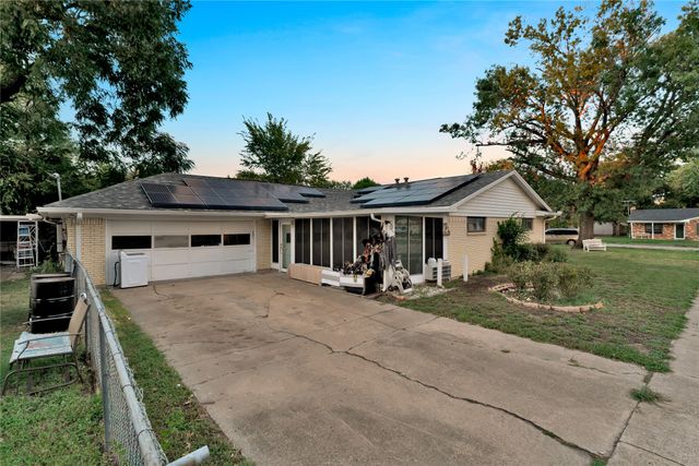 800 Patricia Street, Irving, TX 75060