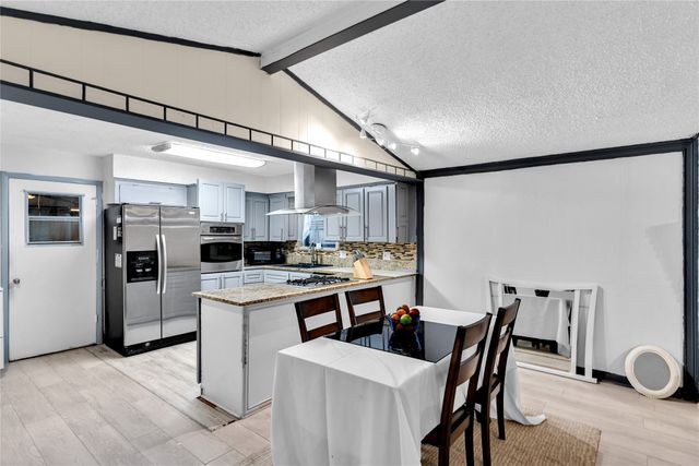 800 Patricia Street, Irving, TX 75060
