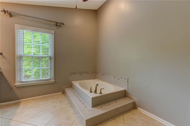 4400 Natural Lake Court, Greensboro, NC 27410