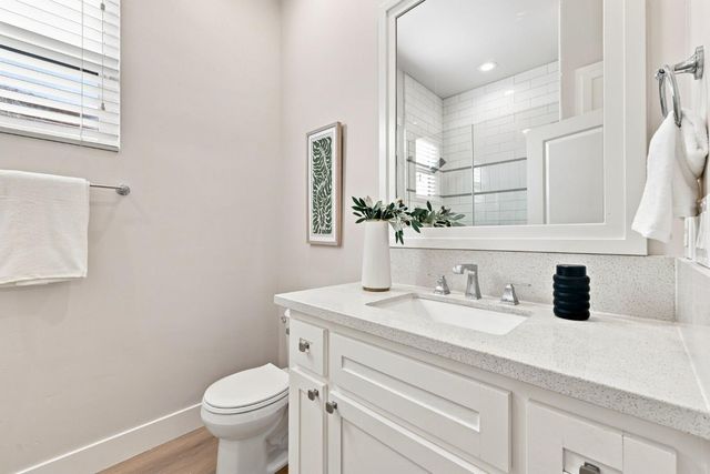 5027 Engle Rd, Carmichael, CA 95608