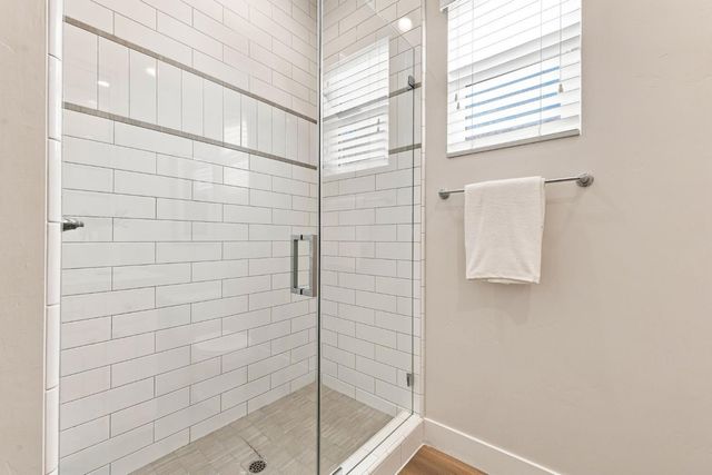 5027 Engle Rd, Carmichael, CA 95608
