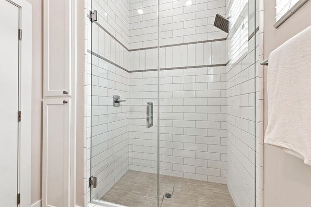 5027 Engle Rd, Carmichael, CA 95608