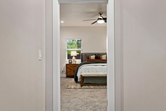 5027 Engle Rd, Carmichael, CA 95608