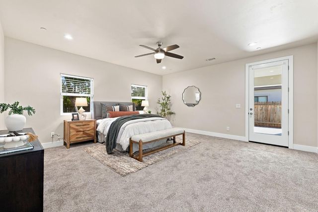 5027 Engle Rd, Carmichael, CA 95608