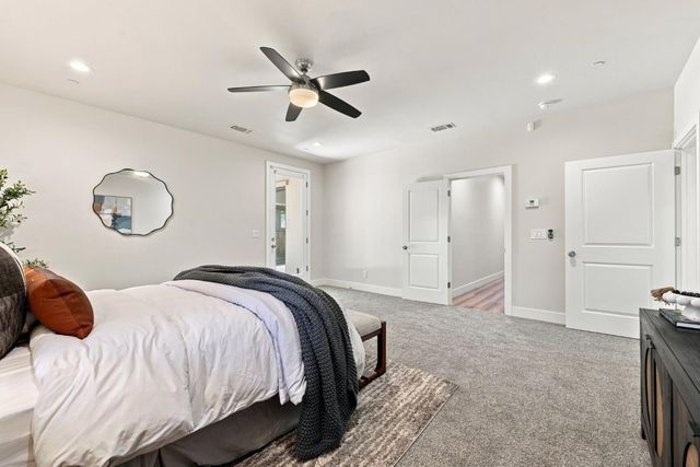 5027 Engle Rd, Carmichael, CA 95608