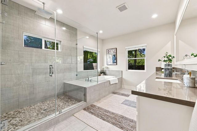 5027 Engle Rd, Carmichael, CA 95608