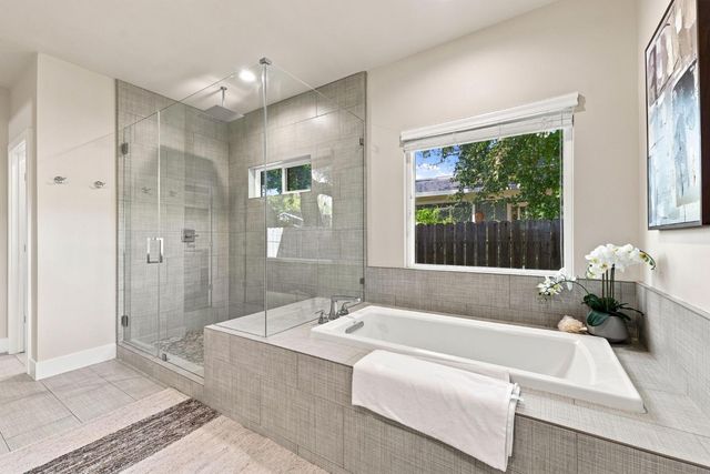 5027 Engle Rd, Carmichael, CA 95608