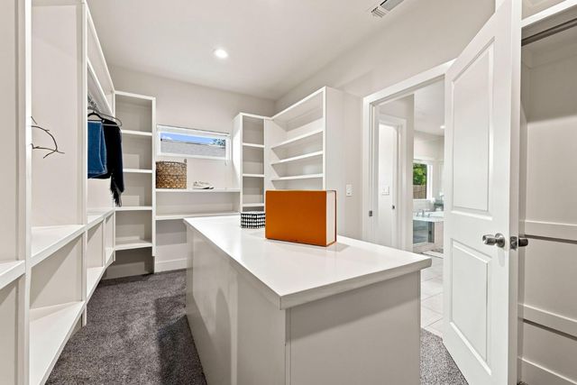 5027 Engle Rd, Carmichael, CA 95608