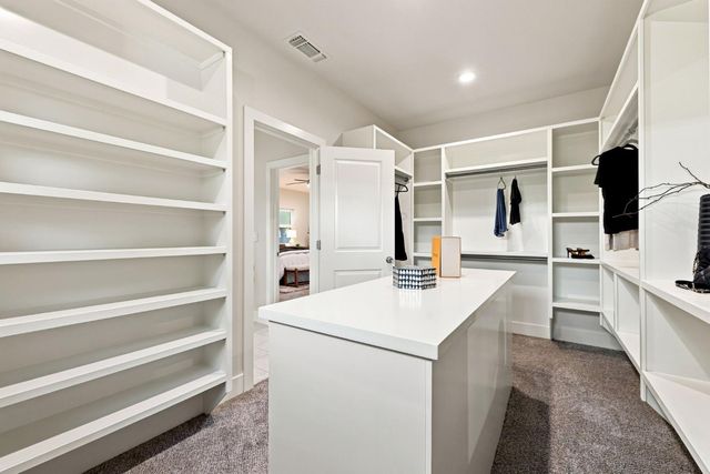 5027 Engle Rd, Carmichael, CA 95608