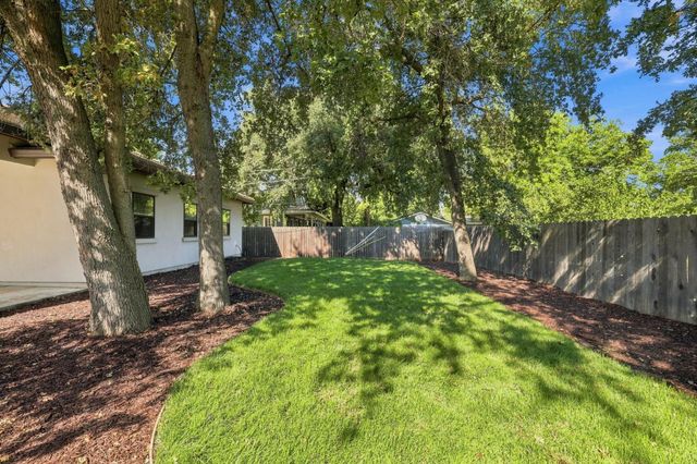 5027 Engle Rd, Carmichael, CA 95608