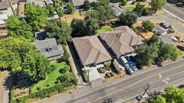 5027 Engle Rd, Carmichael, CA 95608