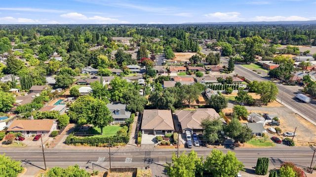 5027 Engle Rd, Carmichael, CA 95608