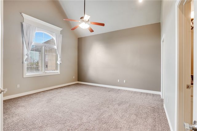 2712 S Everest Avenue, Rogers, AR 72758