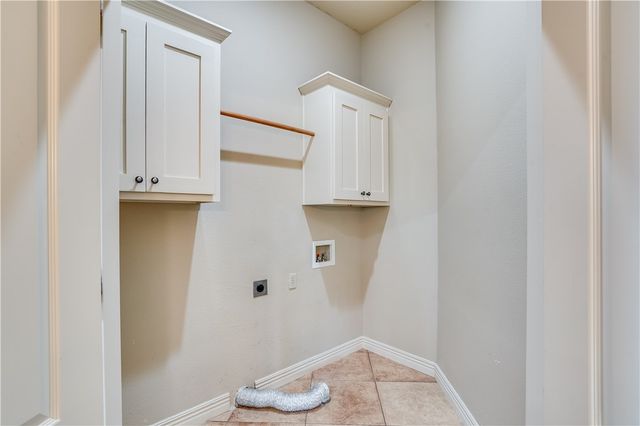 2712 S Everest Avenue, Rogers, AR 72758