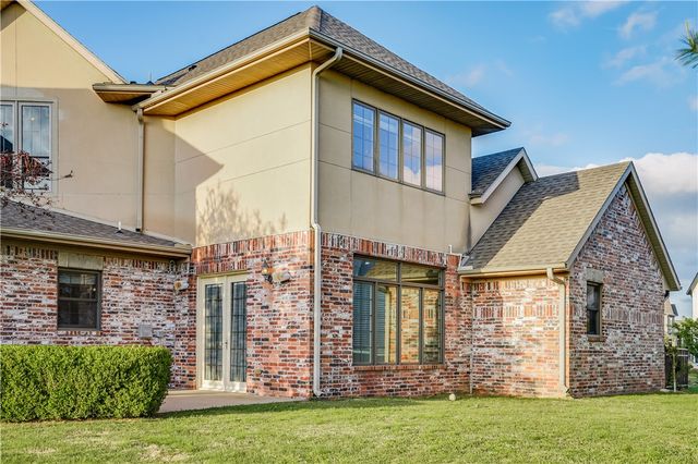 2712 S Everest Avenue, Rogers, AR 72758