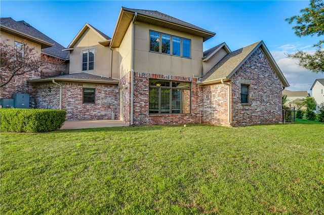 2712 S Everest Avenue, Rogers, AR 72758