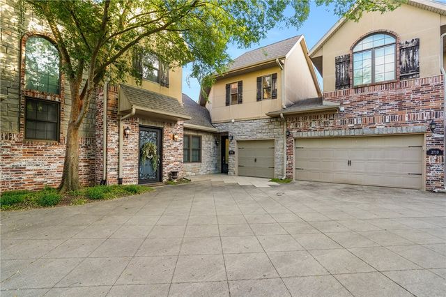 2712 S Everest Avenue, Rogers, AR 72758