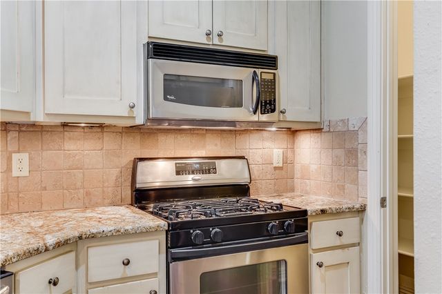 2712 S Everest Avenue, Rogers, AR 72758