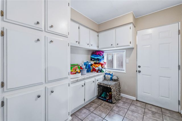 2403 Castle Rock Circle, Bullhead City, AZ 86442