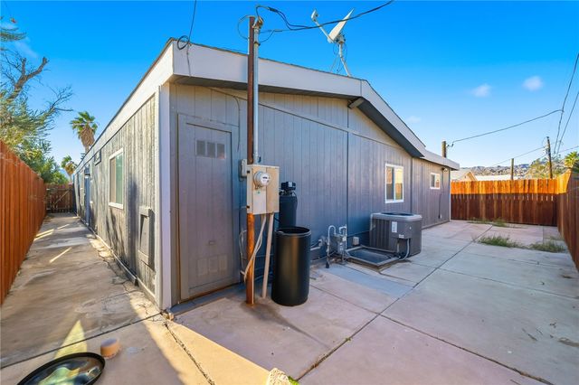 2403 Castle Rock Circle, Bullhead City, AZ 86442