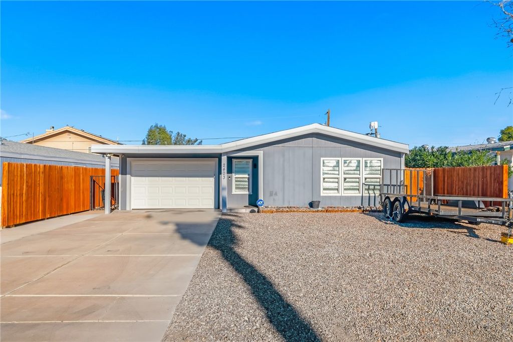 2403 Castle Rock Circle, Bullhead City, AZ 86442