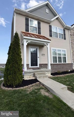 4475 WILD ORCHID LN, Enola, PA 17025