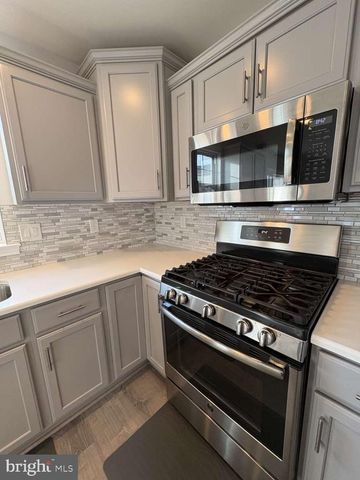 4475 WILD ORCHID LN, Enola, PA 17025