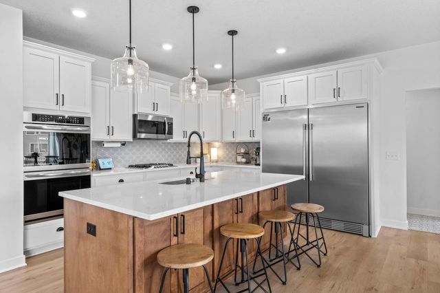 20391 Greengate Court, Lakeville, MN 55044