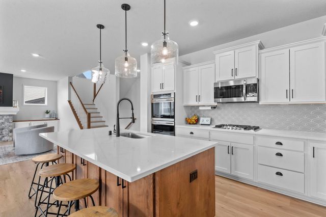 20391 Greengate Court, Lakeville, MN 55044