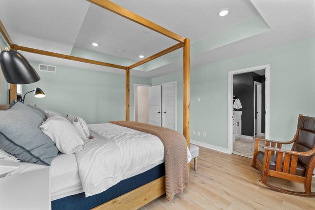 20391 Greengate Court, Lakeville, MN 55044