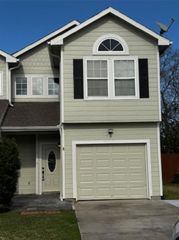 1433 Kipp Avenue, Kemah, TX 77565