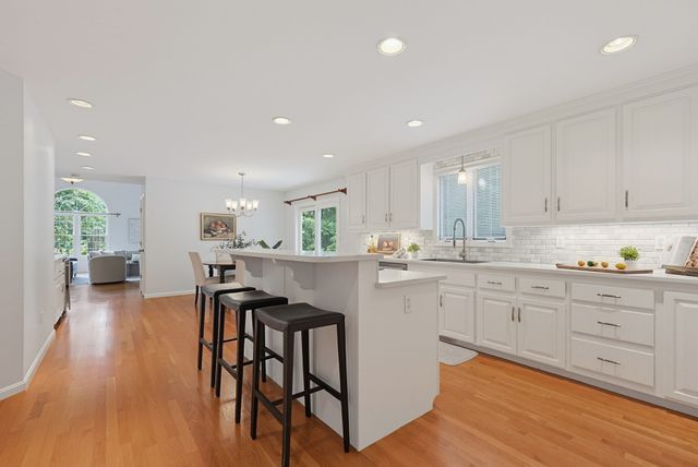 78 Duck Pond Dr, Groton, MA 01450
