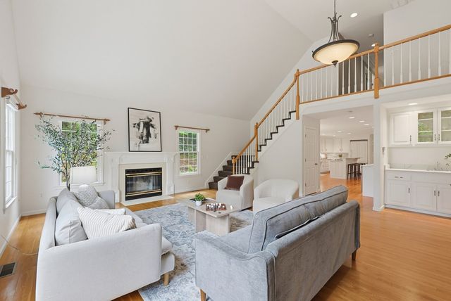 78 Duck Pond Dr, Groton, MA 01450