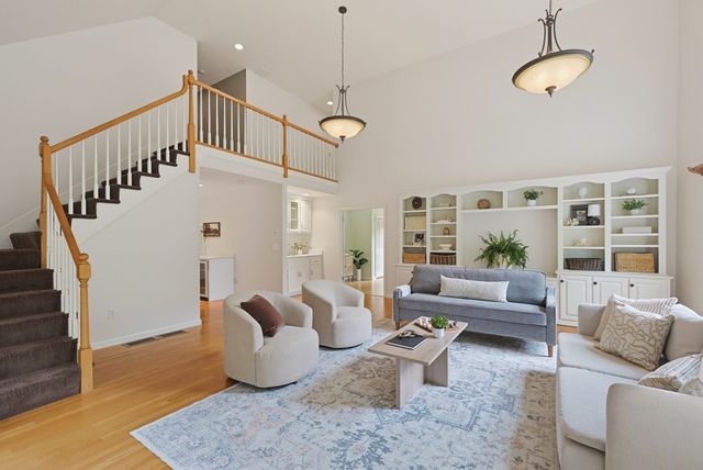 78 Duck Pond Dr, Groton, MA 01450