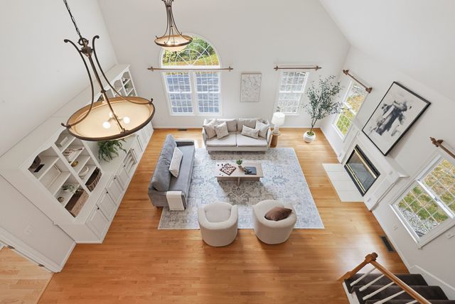 78 Duck Pond Dr, Groton, MA 01450