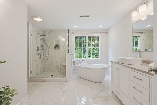 78 Duck Pond Dr, Groton, MA 01450